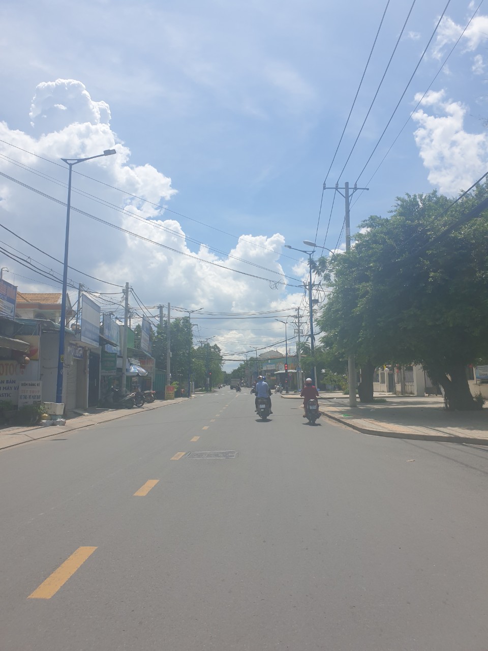 Cần bán gấp nhà MT Quốc Lộ 13, Q. Bình Thạnh, DT: 20x70m, giá 135 tỷ