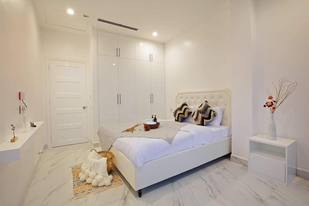 Bán nhà mặt tiền đường Bạch Đằng, P. 15, Bình Thạnh, DT: 5.46x17m, 36 tỷ, HĐT: 150 triệu/th