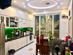 Cần bán gấp nhà đường đoạn đẹp nhất lê văn sỹ. Dt: 16 x 30m . giá 84 tỷ 