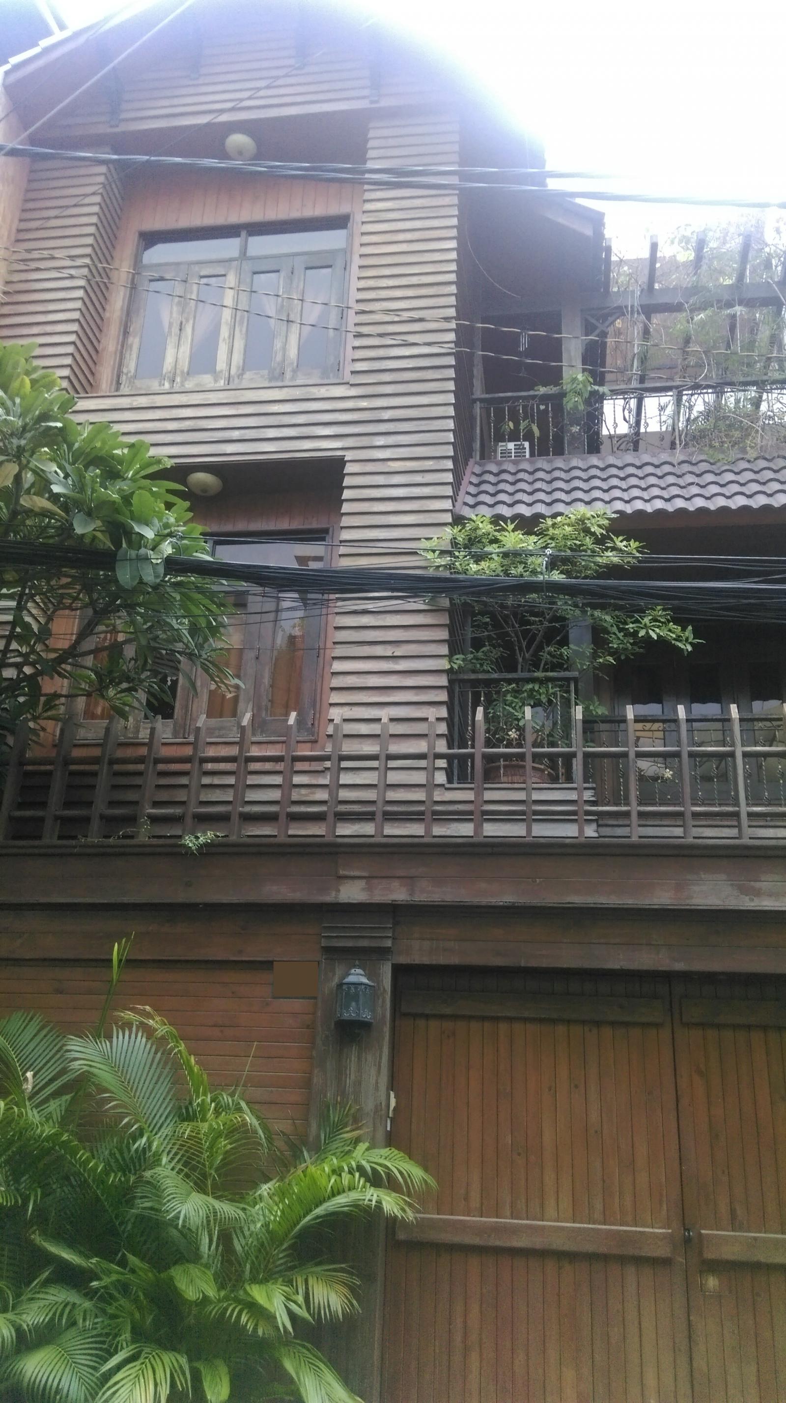 Bán gấp biệt thự Hồ Văn Huê, P9, PN, DT 8.5x18, 3 tầng, 23 tỷ