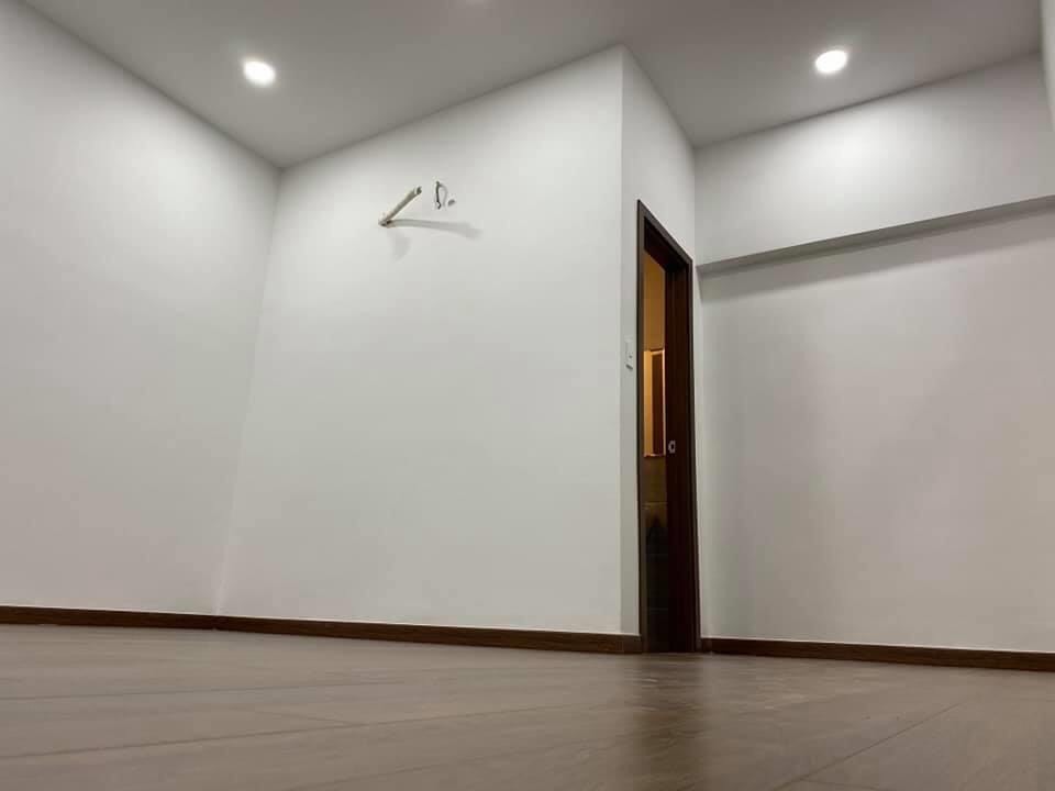 Nhà Ba Tháng Hai, Quận 10, DT 80m2, ngang 6m, Góc 2 mặt hẻm xe hơi.