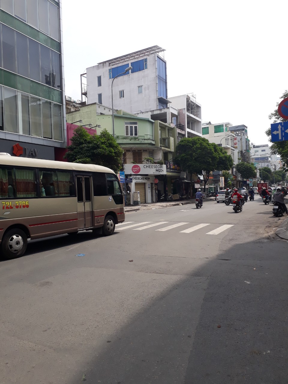 Bán nhà mặt tiền Đào Duy Từ Q. 10, DT: 4 x 12m, 1 lầu. Giá bán chỉ 11 tỷ