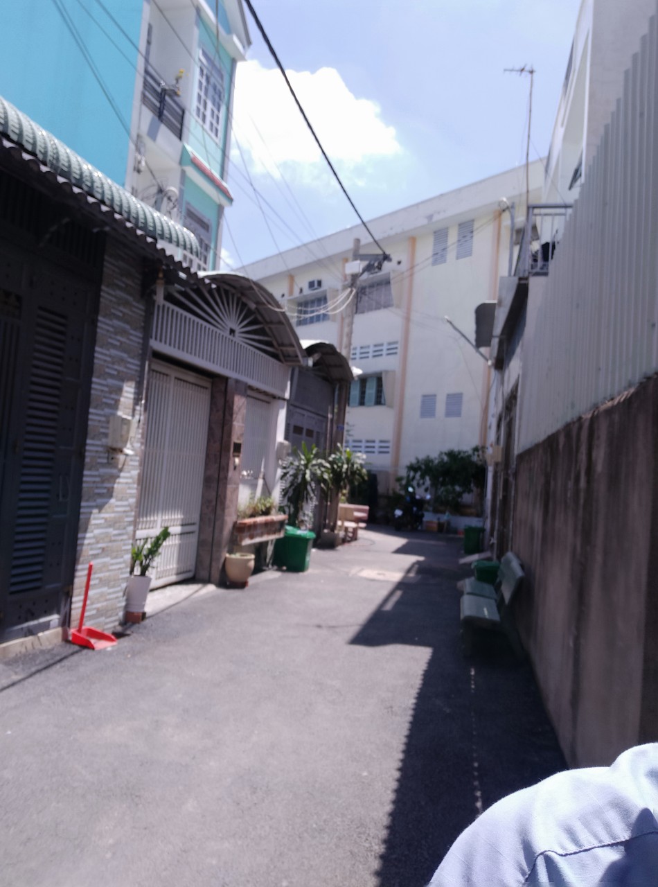 Nhà 2 MT đường 10m Nguyễn Cửu Vân khu sang trọng giáp Quận 1 (12.5x18m), giấy phép: Hầm 9 lầu