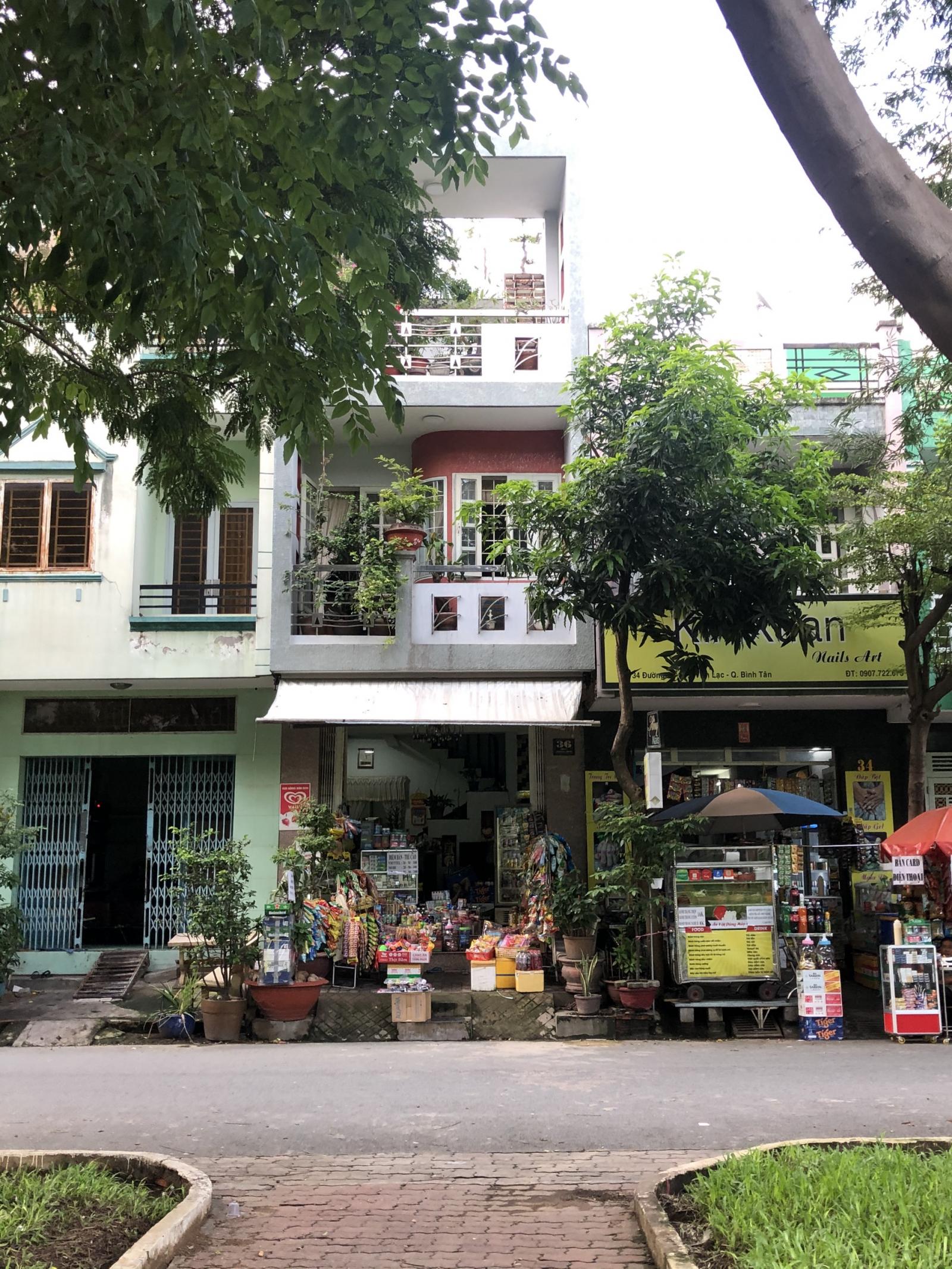 Bán nhà 3 mặt tiền đường Phạm Văn Đồng, P3, Gò Vấp, 8x3.5m XD 3 tấm giá 6,5 tỷ HĐ 45tr