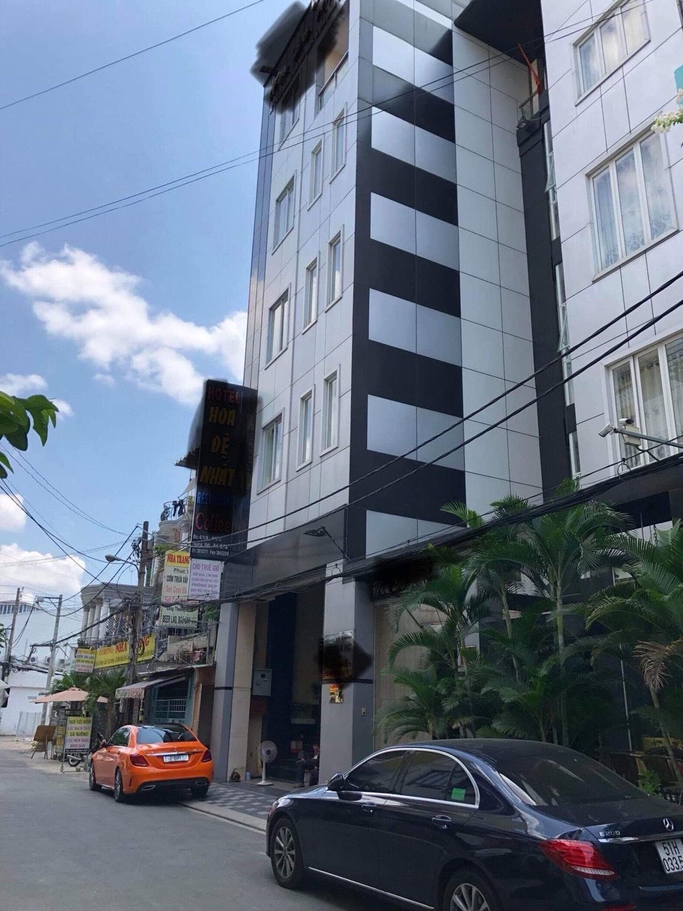 Bán nhà khu Đệ Nhất Khách Sạn Hoàng Việt, P4, Tân Bình; 355m2; nhà nát tiện xây mới giá 