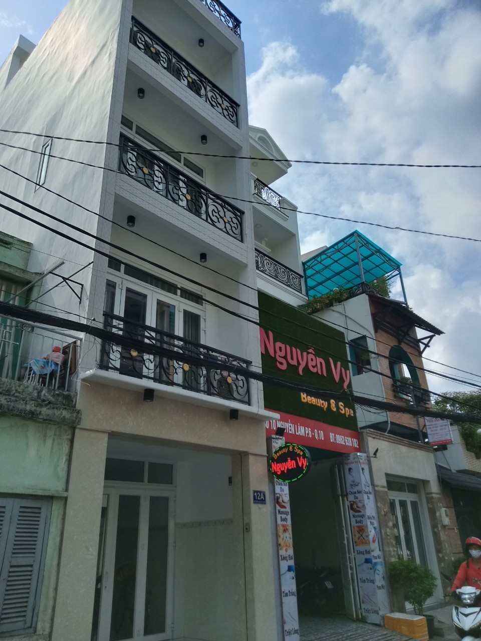 Kẹt tiền bán gấp nhà HXH đường Phan Văn Trị, Nguyễn Trãi, P2, Quận 5, DT 4x16m, trệt, 3 lầu, 11.5tỷ