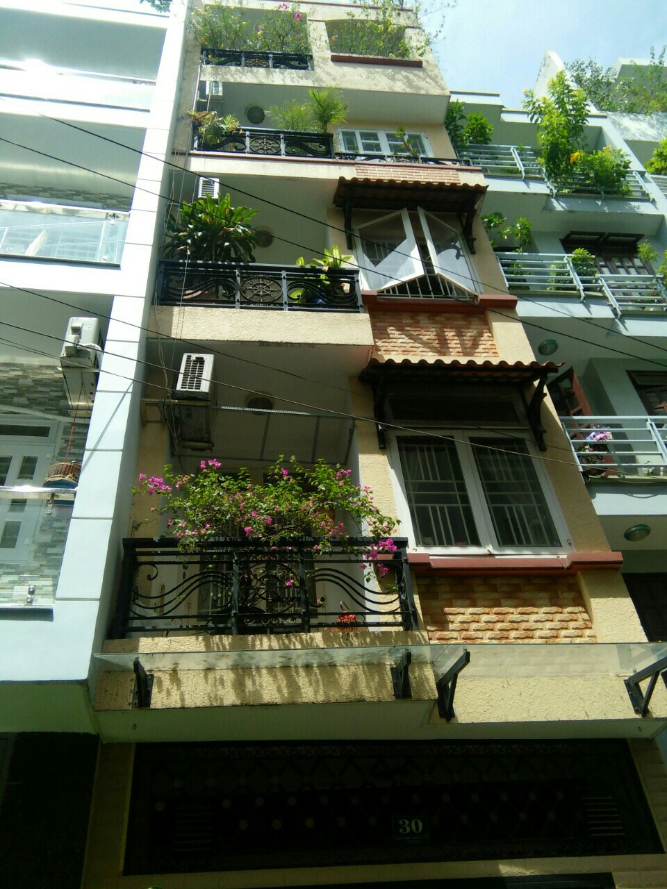 Bán nhà mặt tiền đường Nguyễn Trãi quận 5 giáp quận 1, giá 12.5 tỷ đầu tư lời ngay 3 tỷ