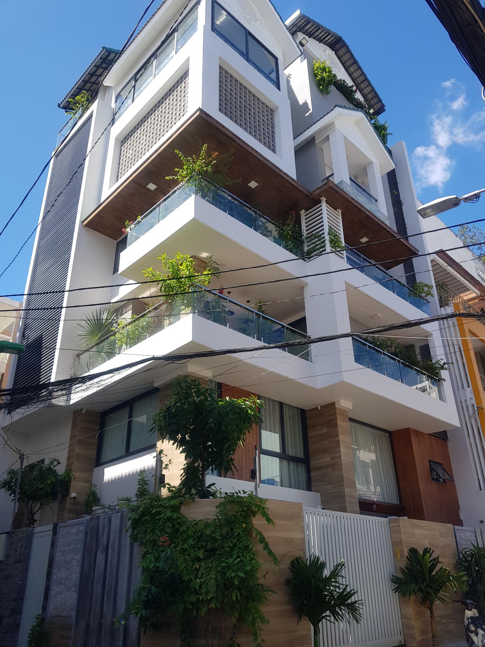 Bán nhà 3 lầu Quận 5 dt 4.2*13m giá rẻ đầu tư