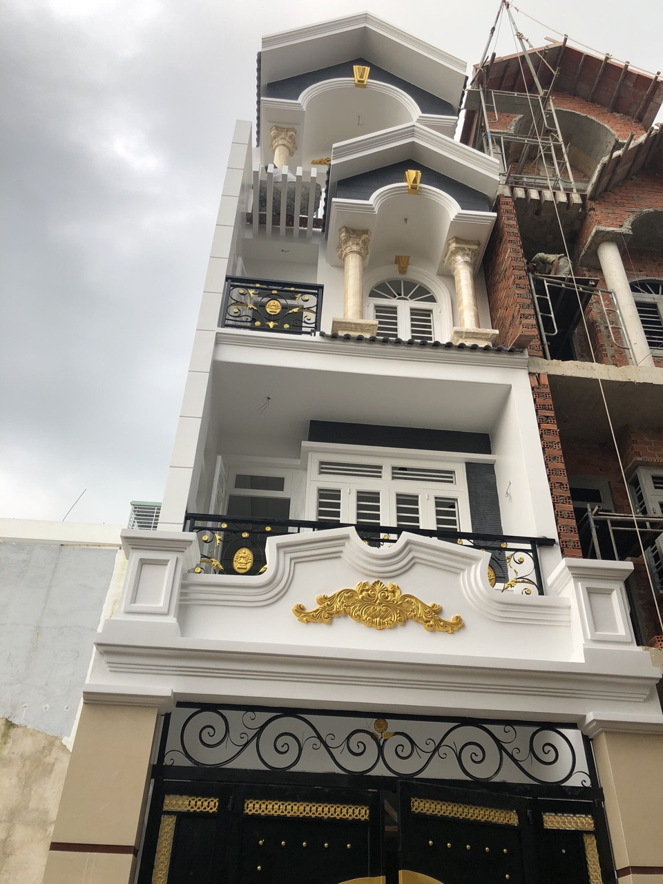 Nhà mới xây đẹp 1/ Trương Phước Phan quận bình tân, 4x14m = 4tấm Trệt Lửng 3Lầu  đường 8m