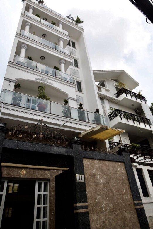 Bán nhà Tô Hiến Thành, Quận 10, ( DT: 5.2x20). Trệt 3 lầu. Giá 31.8 tỷ.