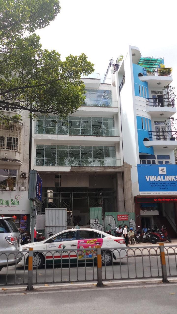 .. Bán nhà hẻm sang 10m 3 tháng 2, Q.10, nhà 5 tầng. Giá 12.8 tỷ. DT 80m2. Lh 0911709779