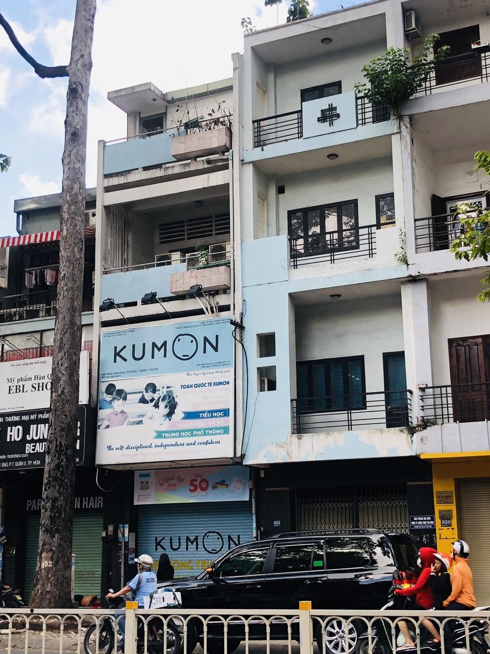 Bán khuôn đất đường Sư Vạn Hạnh ,Quận 10. (DT: 10x30) giá 23.5 tỷ. TNUT: 225 triệu/tháng.