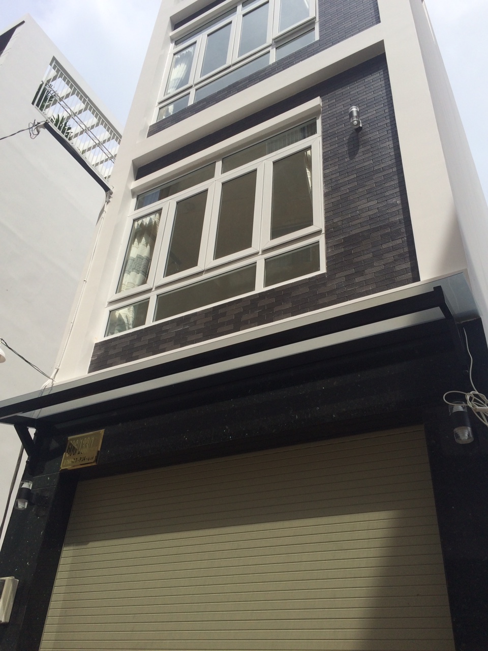 Nhà bán hẻm vip đường 3/2, quận 10. Nhà 2 lầu 7x16m giá 27 tỷ TL. LH 0917.185.096 
