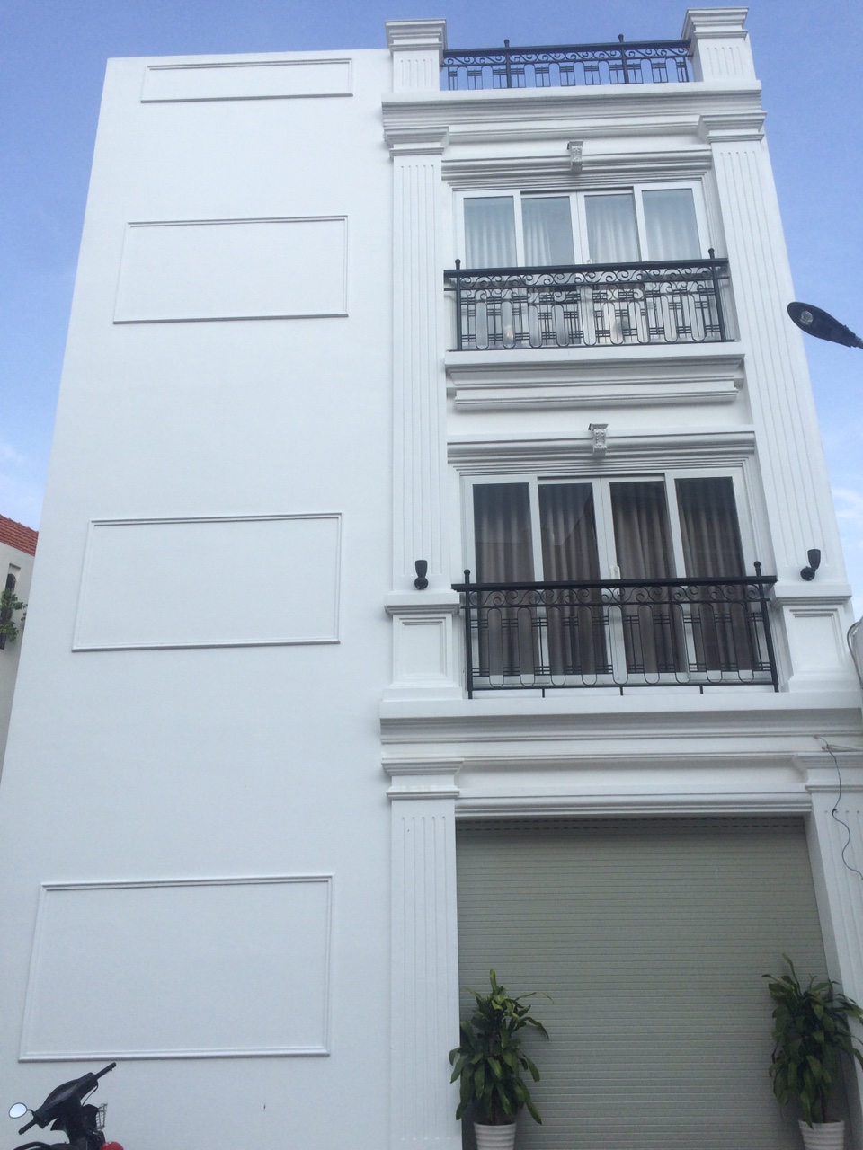 Nhà đẹp 3 lầu ST, bán gấp hẻm xe hơi Đồng Xoài, Bình Giã gần chợ Hoàng Hoa Thám, 4.6*13m, 7.7 tỷ TL
