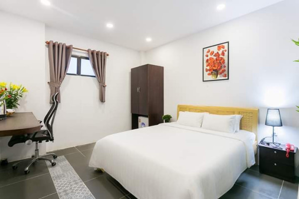 Cần tiền bán gấp nhà mặt tiền đường Phan Đăng Lưu quận Bình Thạnh DT 8x20m, 5 lầu giá 32tỷ TL 