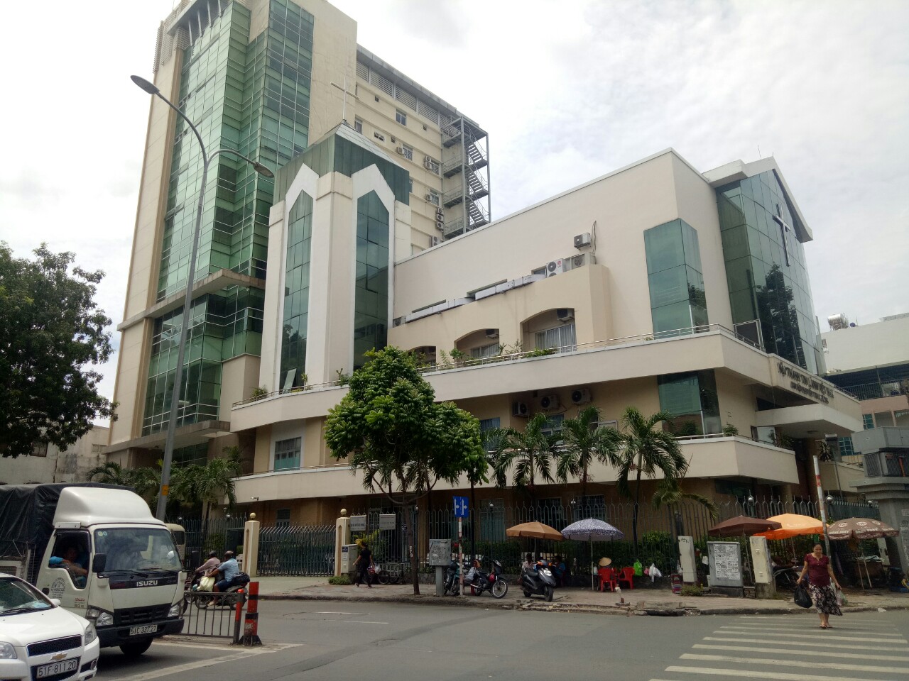 Căn góc duy nhất 3 lầu cực đẹp ờ ngay góc 2MT Bạch Mã - Hương Giang, Quận 10. Giá 27 tỷ