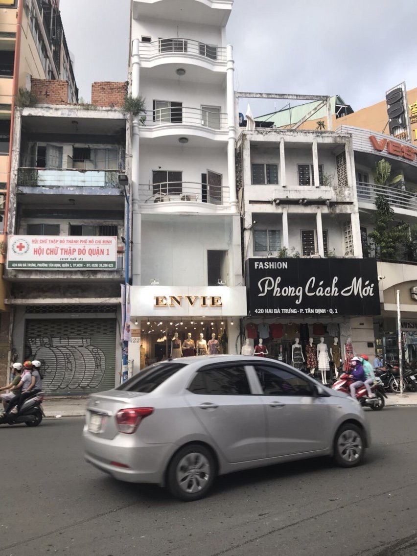 Bán nhà mặt tiền đường Ngô Thị Thu Minh, DT: 3.7*12M. Đã xây mới 4 lầu cứng cáp
