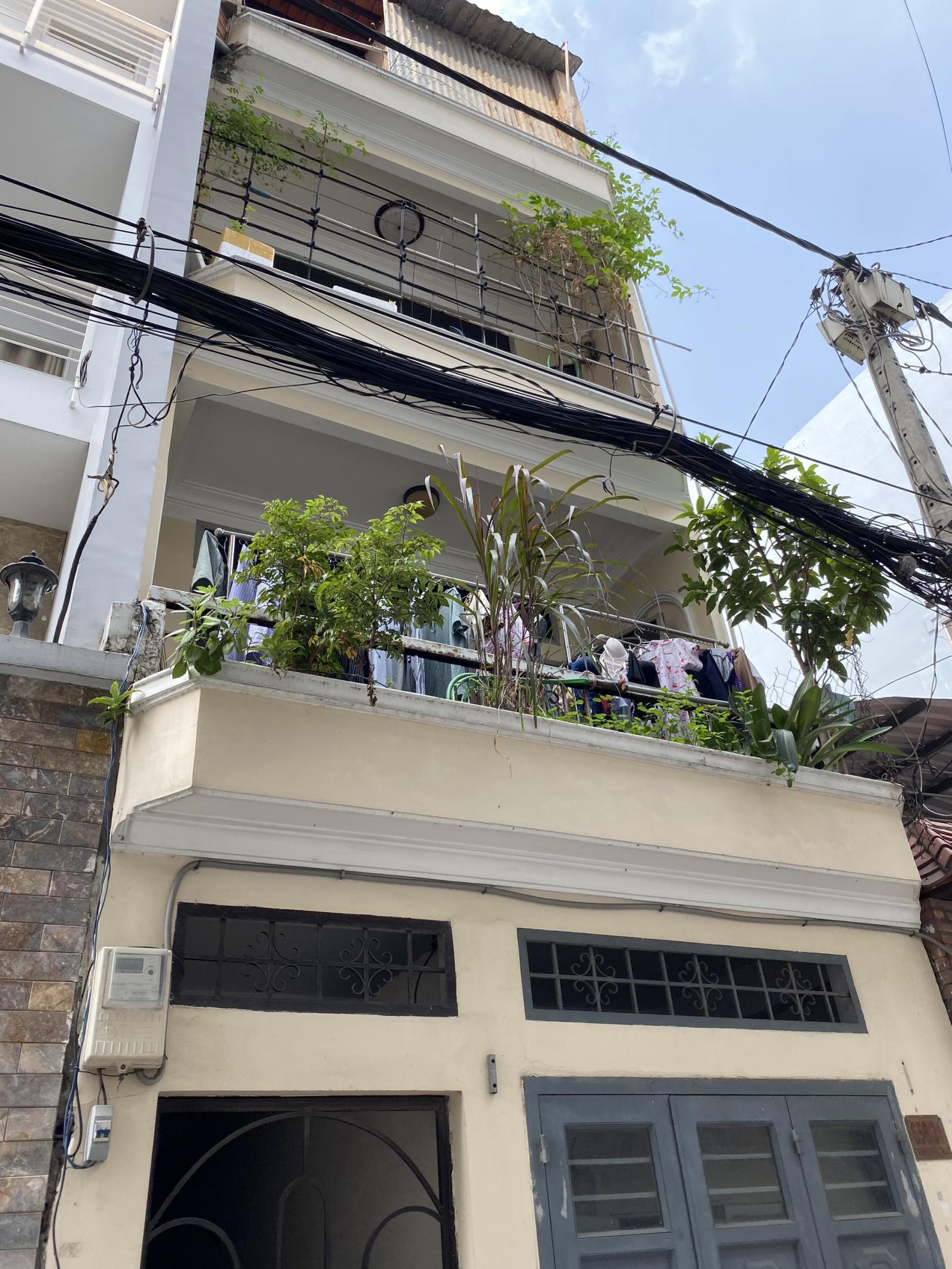 Bán nhà Đường Trần Hưng Đạo, Q1. DT 4.2x15m nhà có thể ở ngay giá 23 tỷ TL