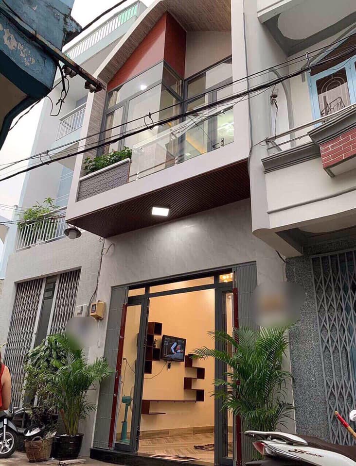 Bán gấp nhà đẹp Nguyễn Chí Thanh, Quận 10, tặng nội thất cao cấp chỉ với giá 2,6 tỷ