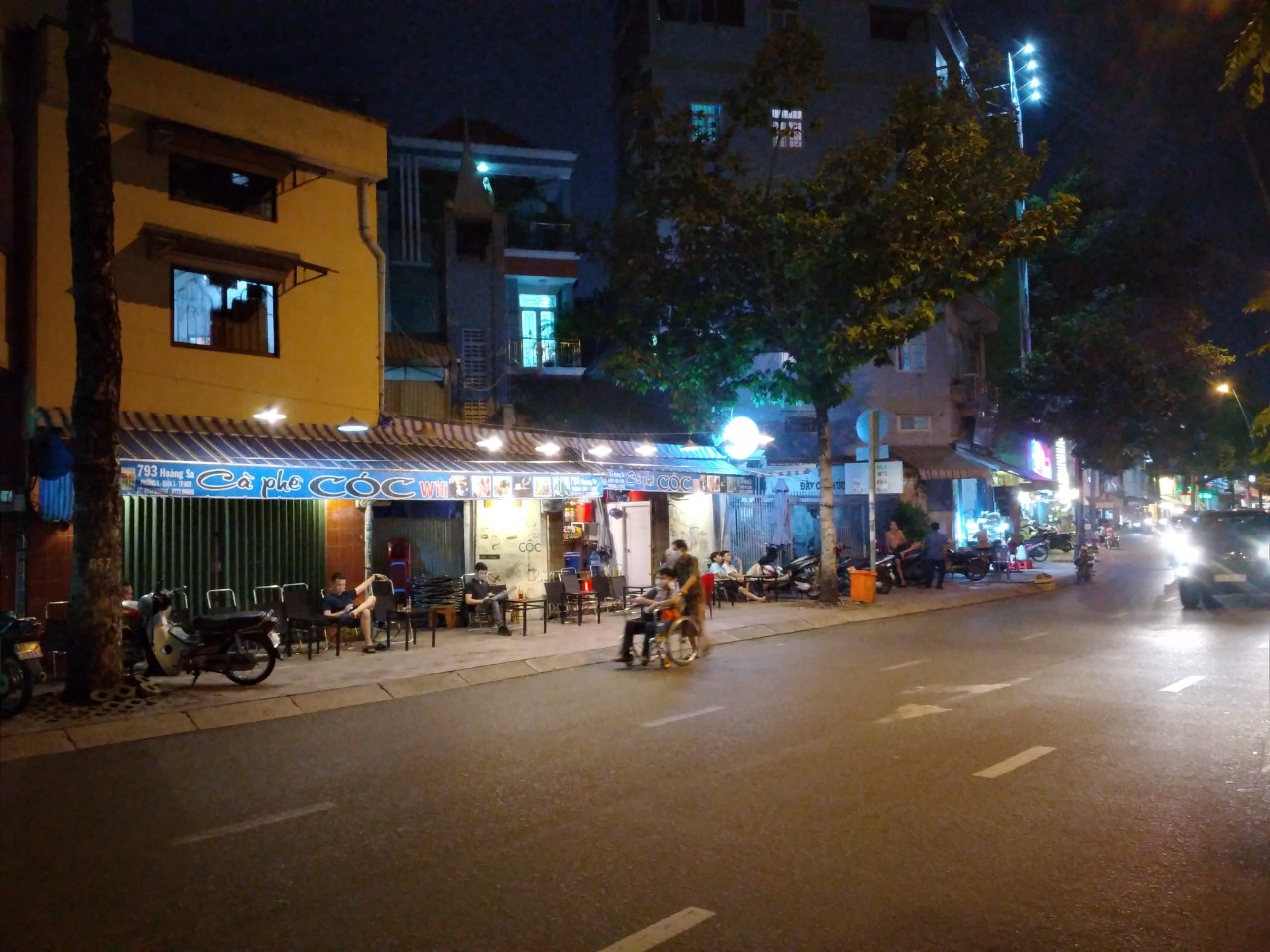 Chính chủ cần sang nhượng lại quán cafe mặt tiền đường Hoàng Sa, Quận 3, Tp. Hồ Chí Minh