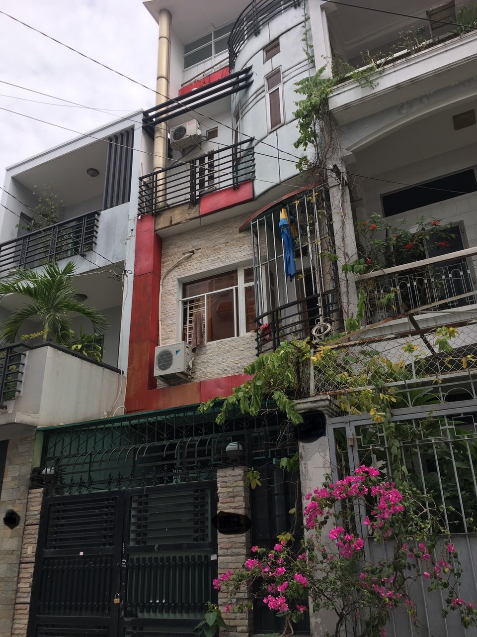 Nhà 3 tầng sân thượng HXH Nguyễn Trãi Quận 5 gần trường ĐH Sư Phạm ngang 4m rộng rãi