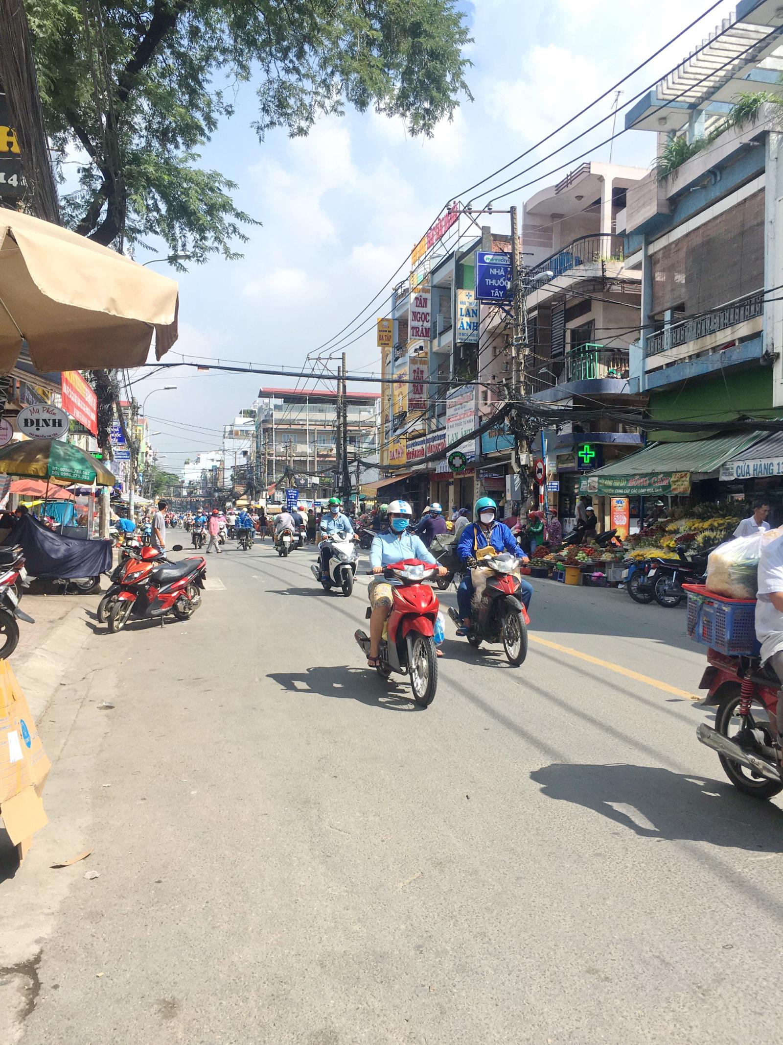 Bán nhà 2 lầu hẻm xe hơi 8m gần mặt tiền đường Nguyễn Thị Tần Phường 2 Quận 8