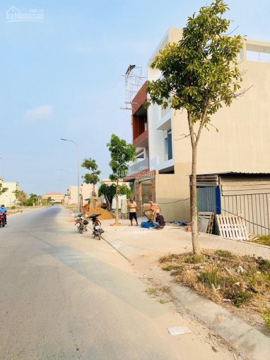 Bán đất khu dân cư đường liên phường Q.9 DT: 4x18 giá 2 tỷ xây dựng tự do cách vin home 2 km
