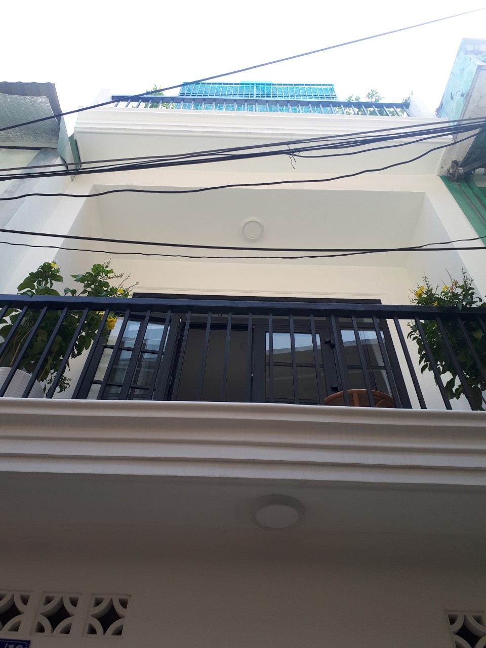 Bán gấp căn nhà đường 3/2 quận 10. 3.5x14m, 4 lầu giá còn 11.5 tỷ. LH 0917.185.096 Kim