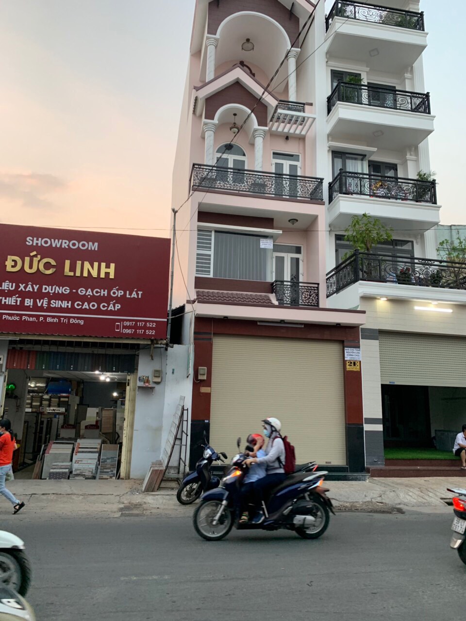 Nhà biệt thự mặt tiền KD sầm uất đường Trương Phước Phan, Bình Tân, 4.7*19m, 3 lầu+ST