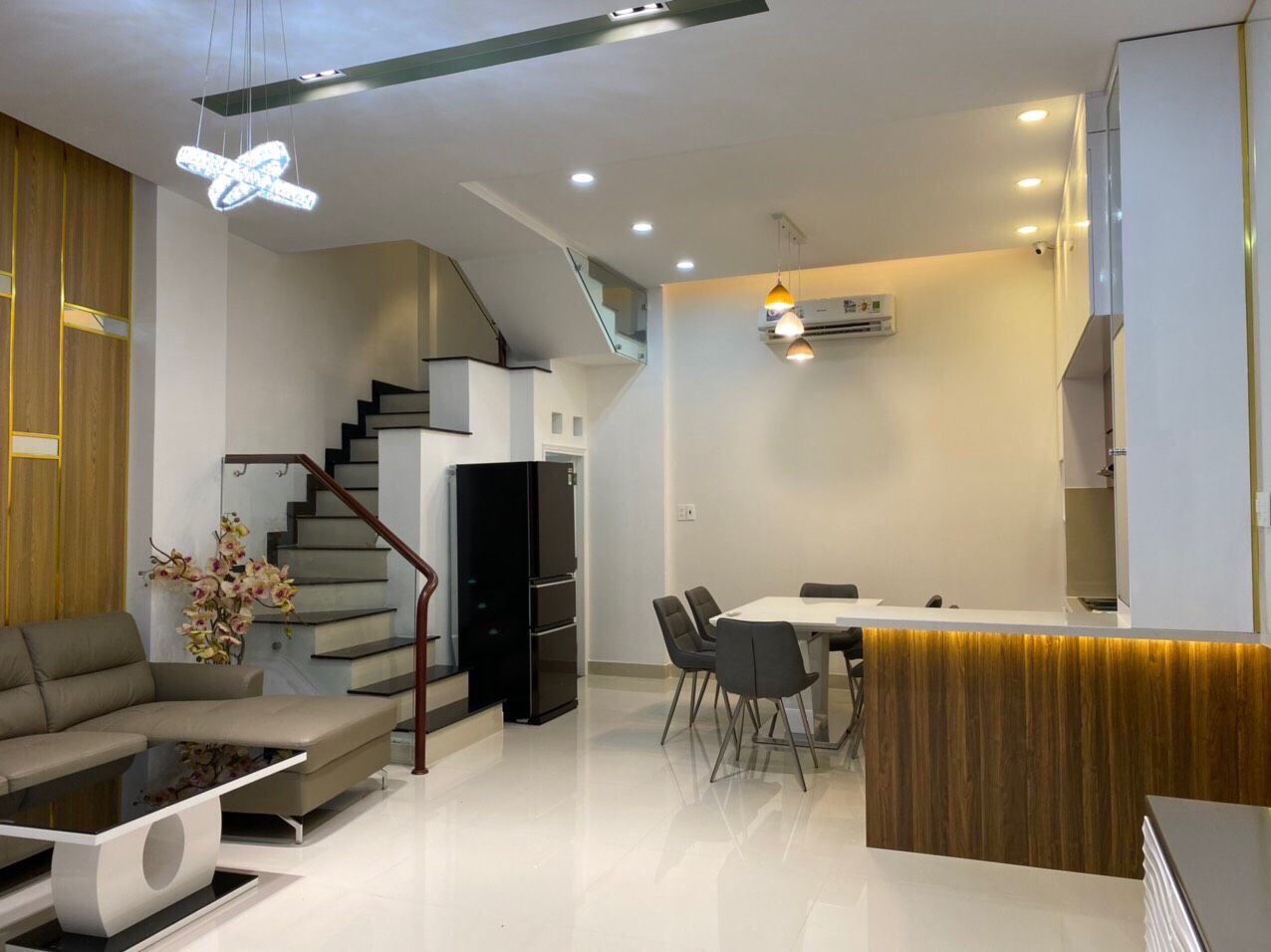 Bán nhà Quang Trung P.10 Gò Vấp, 50m2(5x10), nhà đẹp 4 lầu, 6.4 tỷ TL.