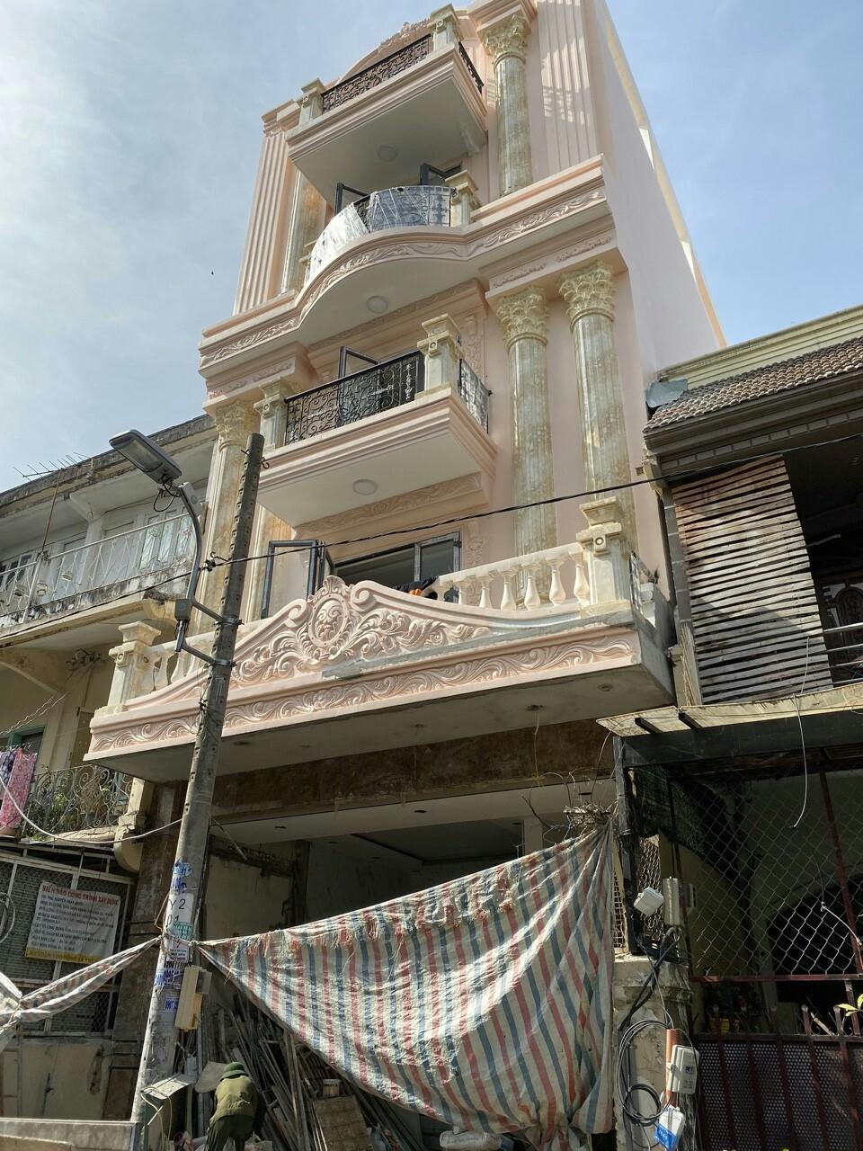  Bán nhà mặt tiền ngang trên 5m duy nhất ở đường Châu Văn Liêm, P10, quận 5