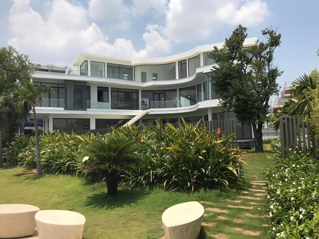 Bán nhà biệt thự, liền kề tại Đường Trường Sa, Phường 17, Phú Nhuận, Tp.HCM diện tích 962m2 giá 35 Tỷ TL.