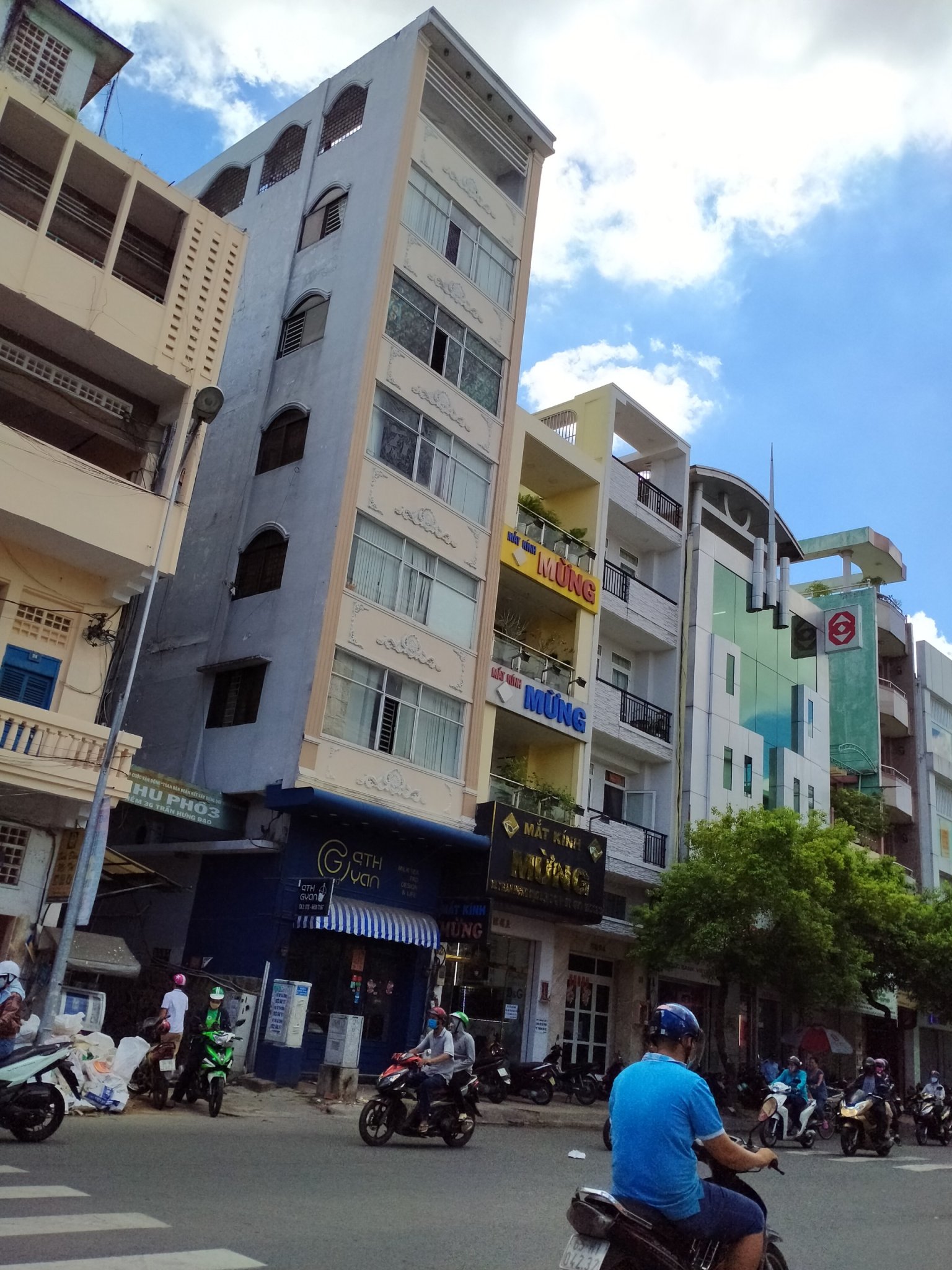 Bán nhà 3 lầu Trần Tuấn Khải quận 5 dt 3.5*12m giá 10 tỷ 500