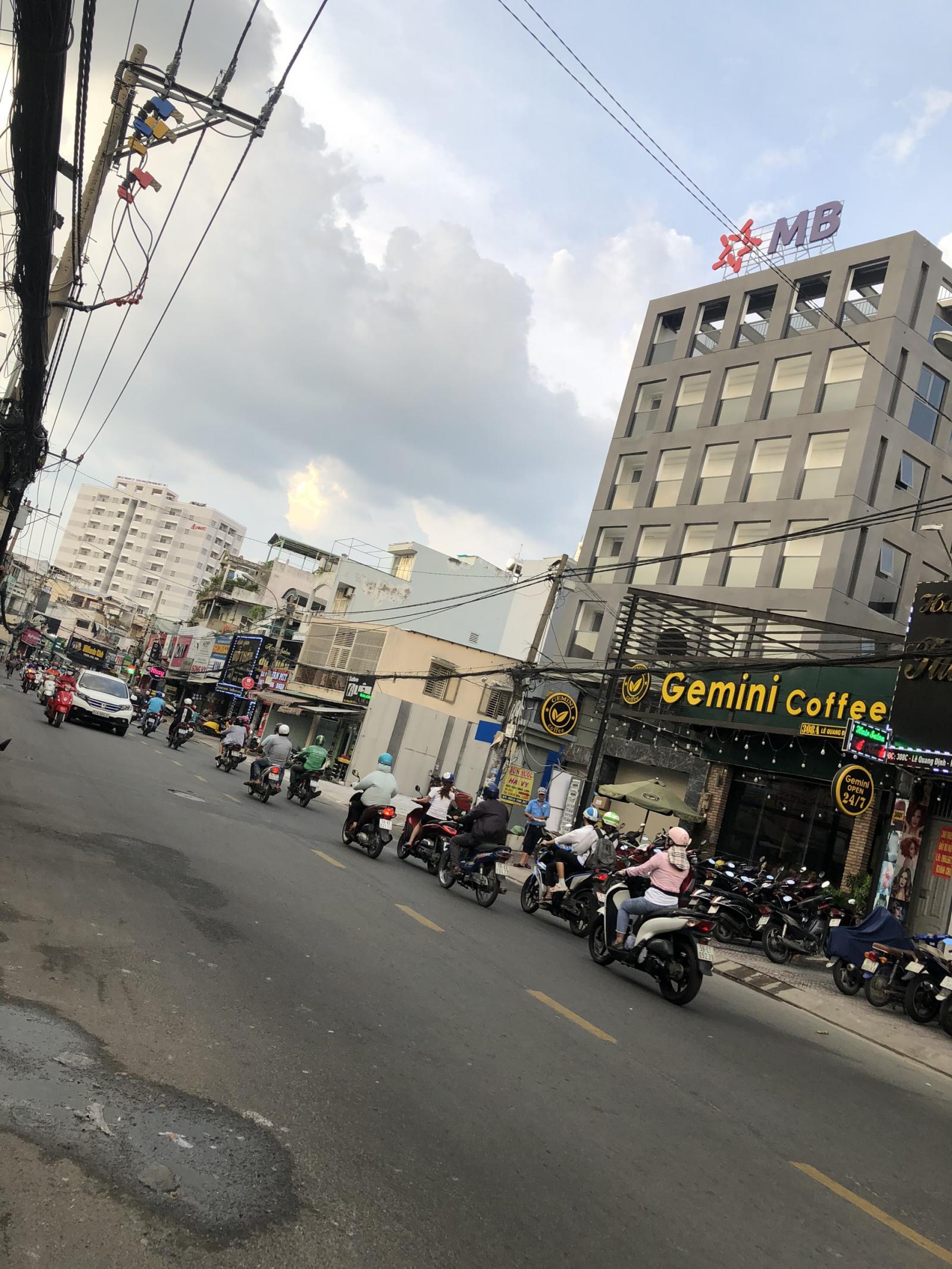 Bán gấp nhà mặt tiền kinh doanh đường Lê Quang Định, P.11, Bình Thạnh, DT: 4,1mx7m, nở hậu 6,2m.