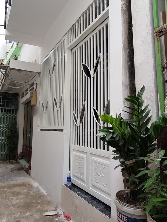 Bán nhà đẹp giá rẻ 1 lầu hẻm 841 Huỳnh Tấn Phát, Phường Phú Thuận, Quận 7
