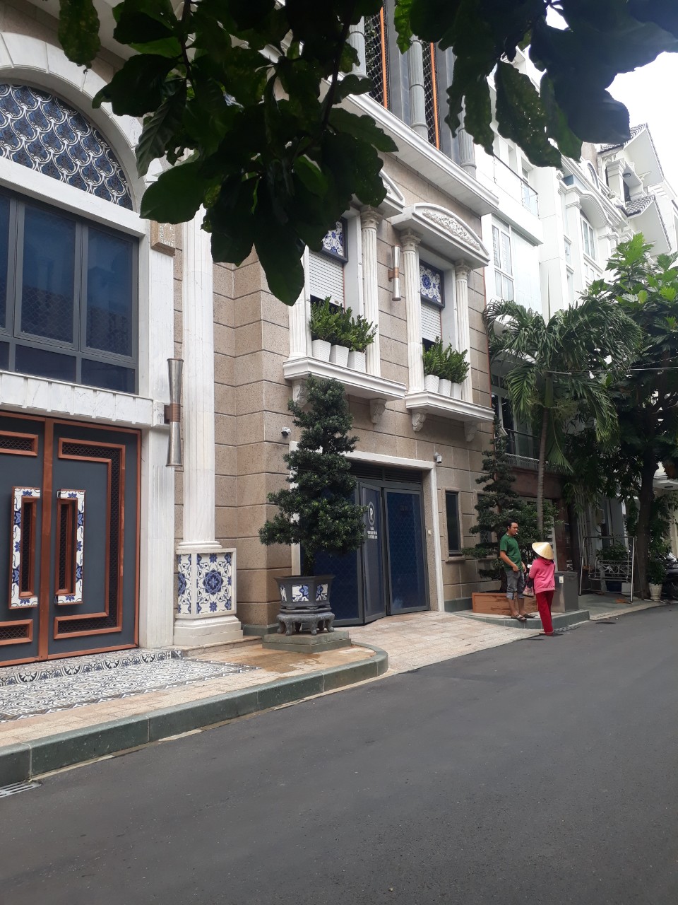 Bán nhà mặt tiền Nguyễn Minh Hoàng, K300, Phường 12, Tân Bình, 4,6 x 24m, 4 lầu