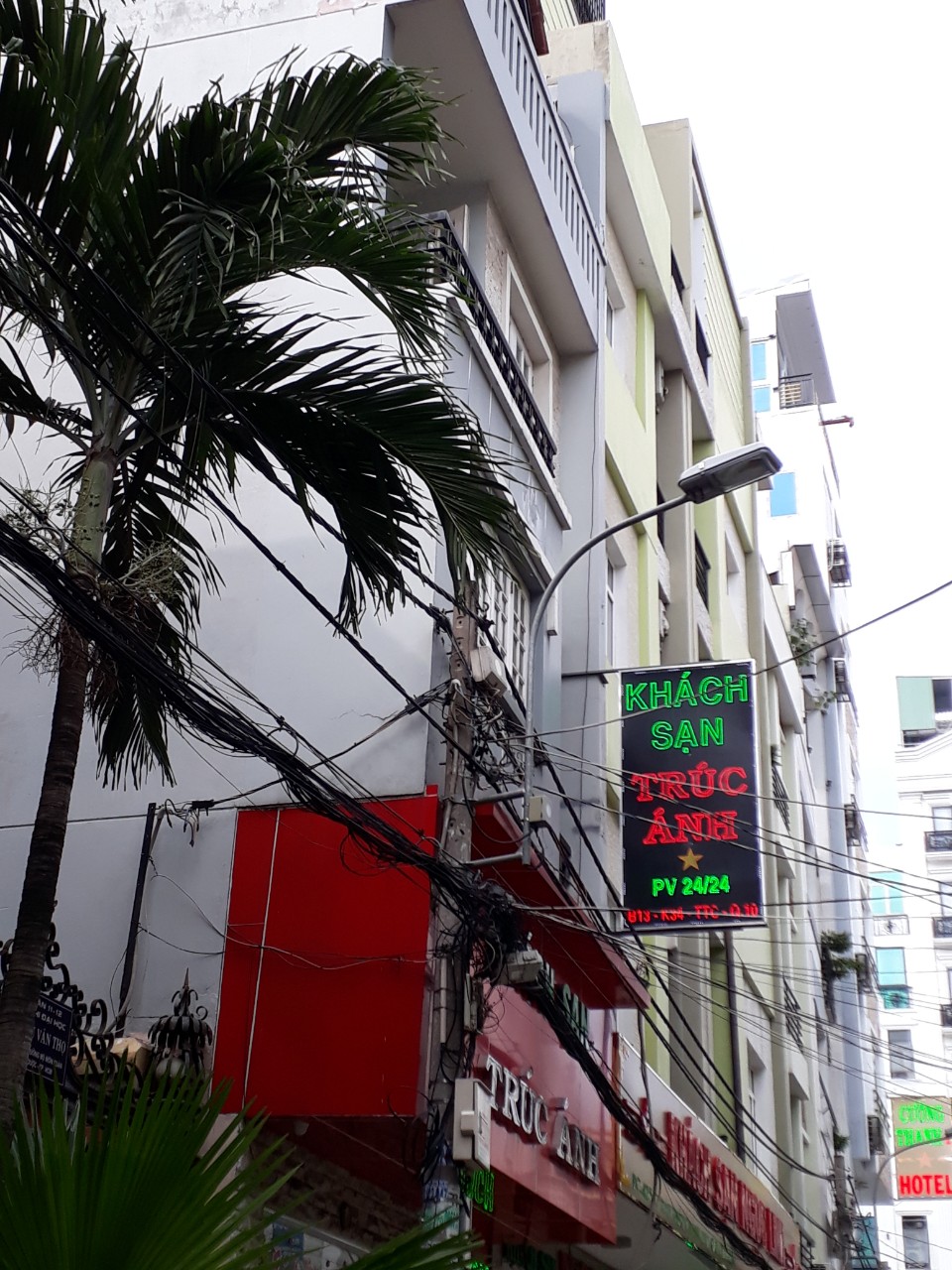 Bán nhà 2 lầu, sân thượng  hẻm Trần Hưng Đạo Quận 5 dt 4.2x13m giá 8.6 tỷ