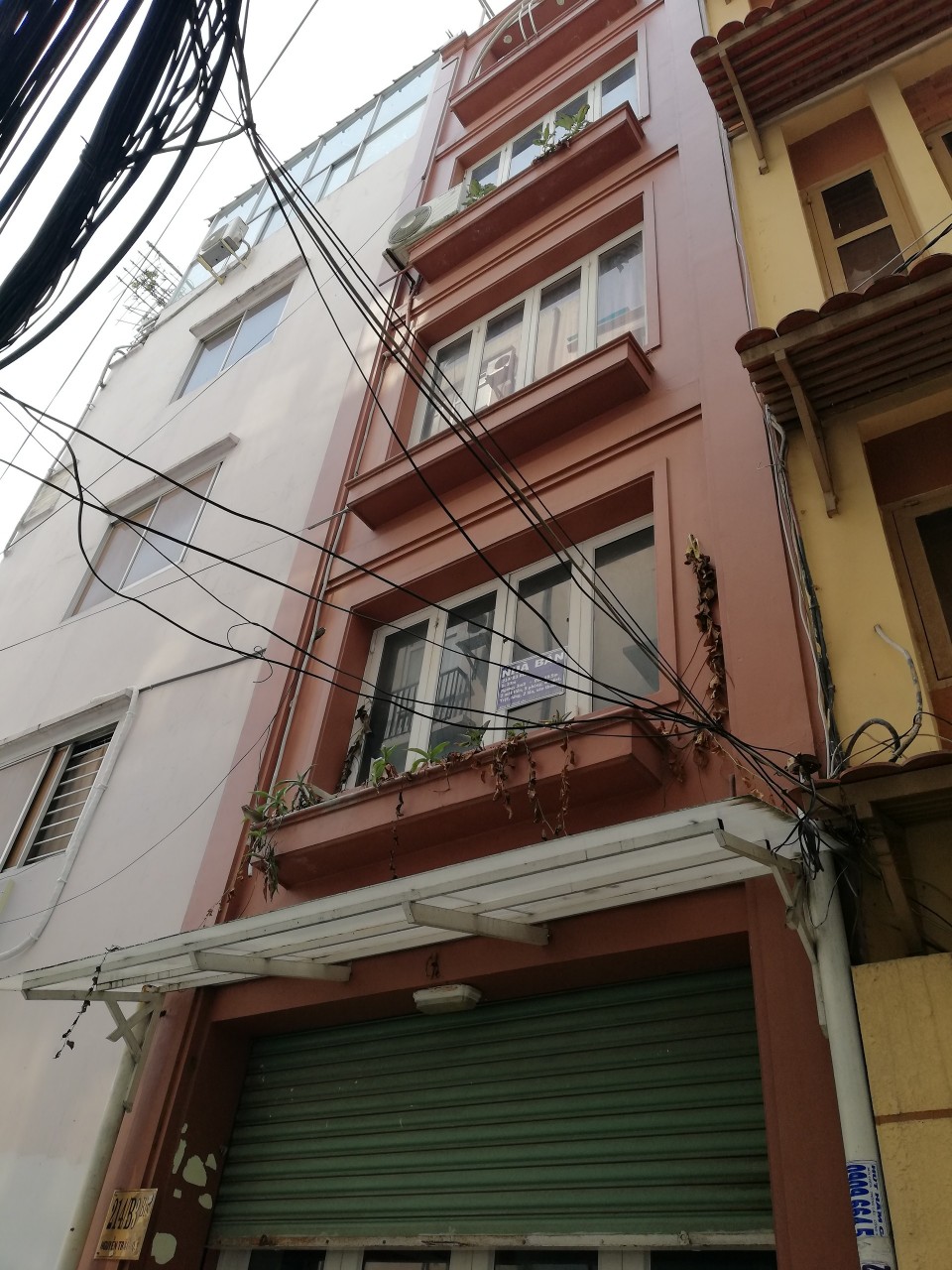 Bán nhà  6m Cách Mạng Tháng 8, giá cực rẻ, đầu tư lời ngay 1 tỷ, dt 5.8 x12m thuê 30tr