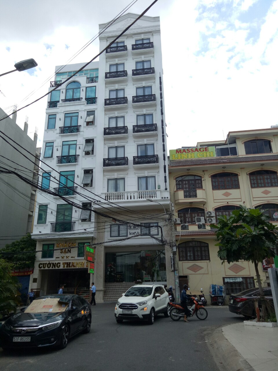 Bán nhà mặt tiền thụt Lê Hồng Phong dt 4*11m giá 9 tỷ 200 tl