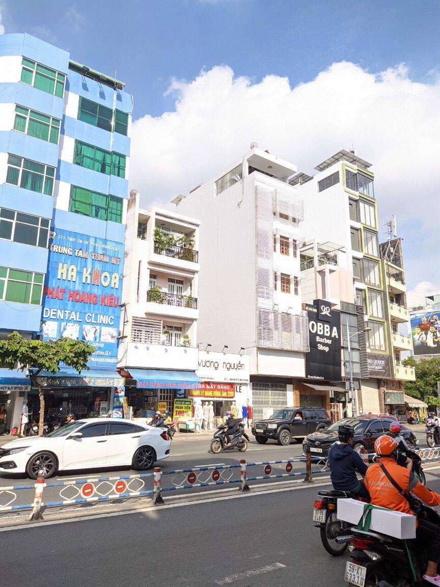 Chính chủ bán căn Góc 2 MT (5.6x23.5m) Nguyễn Văn Cừ,P. Nguyễn Cư Trinh Q1