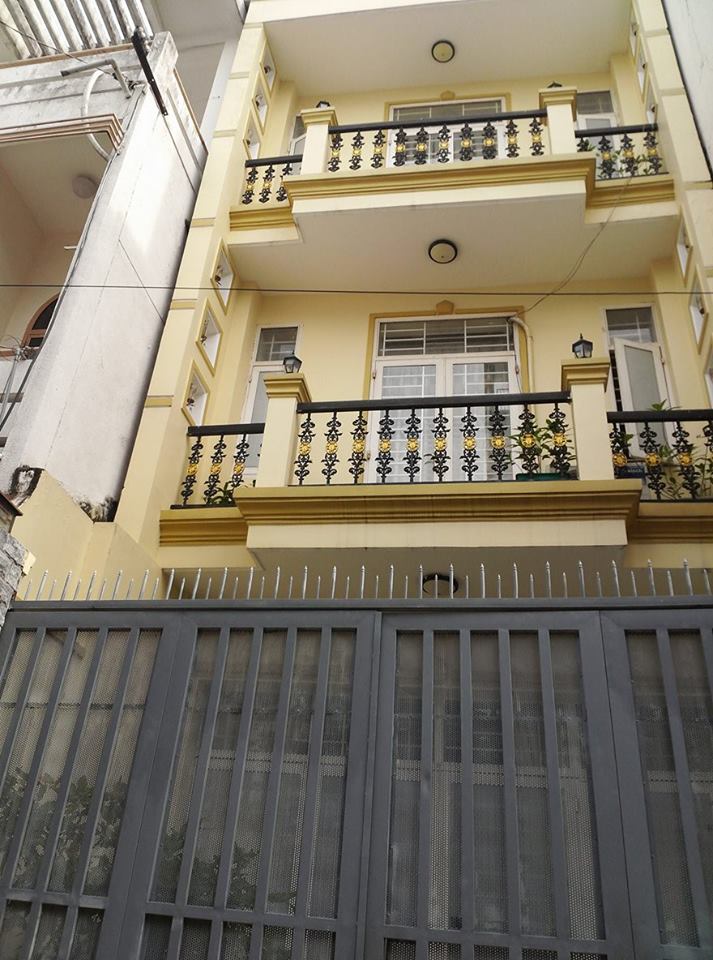 Cần bán gấp căn nhà phố đường Nguyễn Trãi, Q. 5, DT: 4.2x13m, 1 trệt + 2 lầu giá: 8.6 tỷ