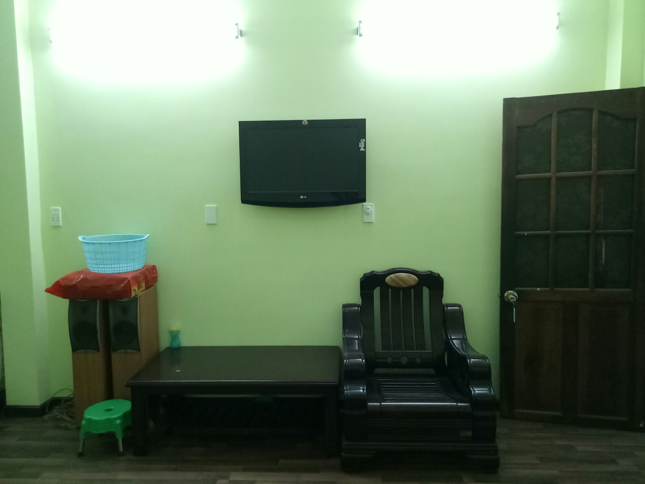 Bán nhà mặt tiền đường 283 Cách Mạng Tháng 8, Phường 12, Quận 10. Mặt sau: View công viên Hà Đô Centrosa rất đẹp.