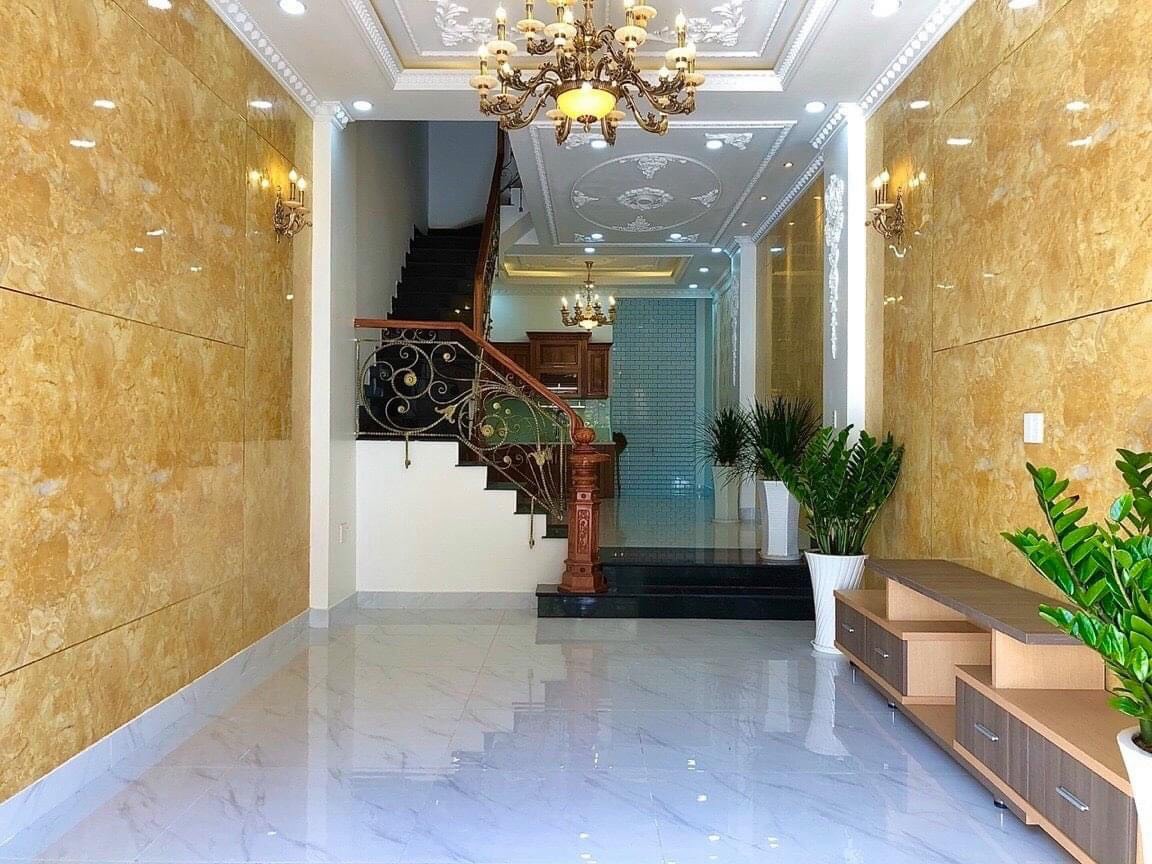 Bán nhà HXH 809 đẹp nhất đường Trần Hưng Đạo phường 1 quận 5, DT: 4x18.5m, 2 lầu, giá 11.4 tỷ