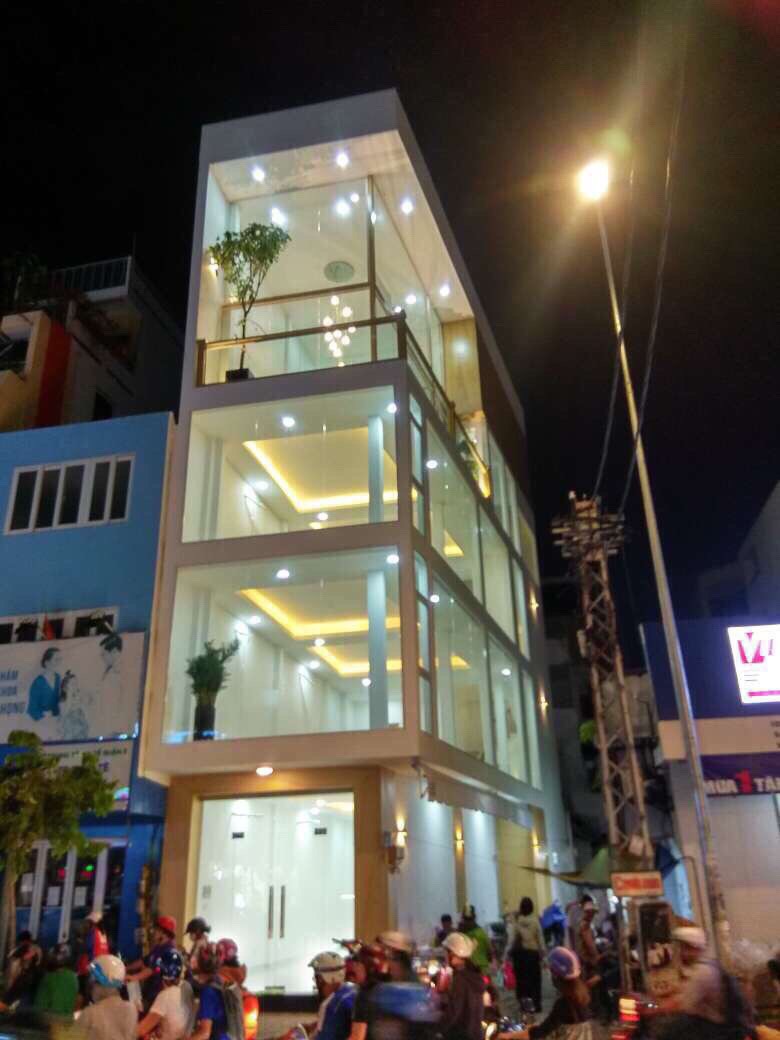 Bán Building Văn Phòng 2 Hầm + 9 Tầng, Full mới cực đẹp! Trung tâm quận 1.TN 500tr/th. DT 12x30m.