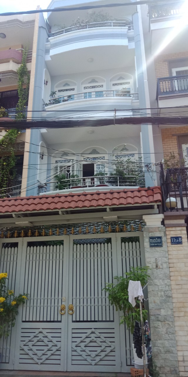 Bán nhà 2 lầu HXH Nguyễn Chí Thanh dt 4*9m giá 5 tỷ 400 tl