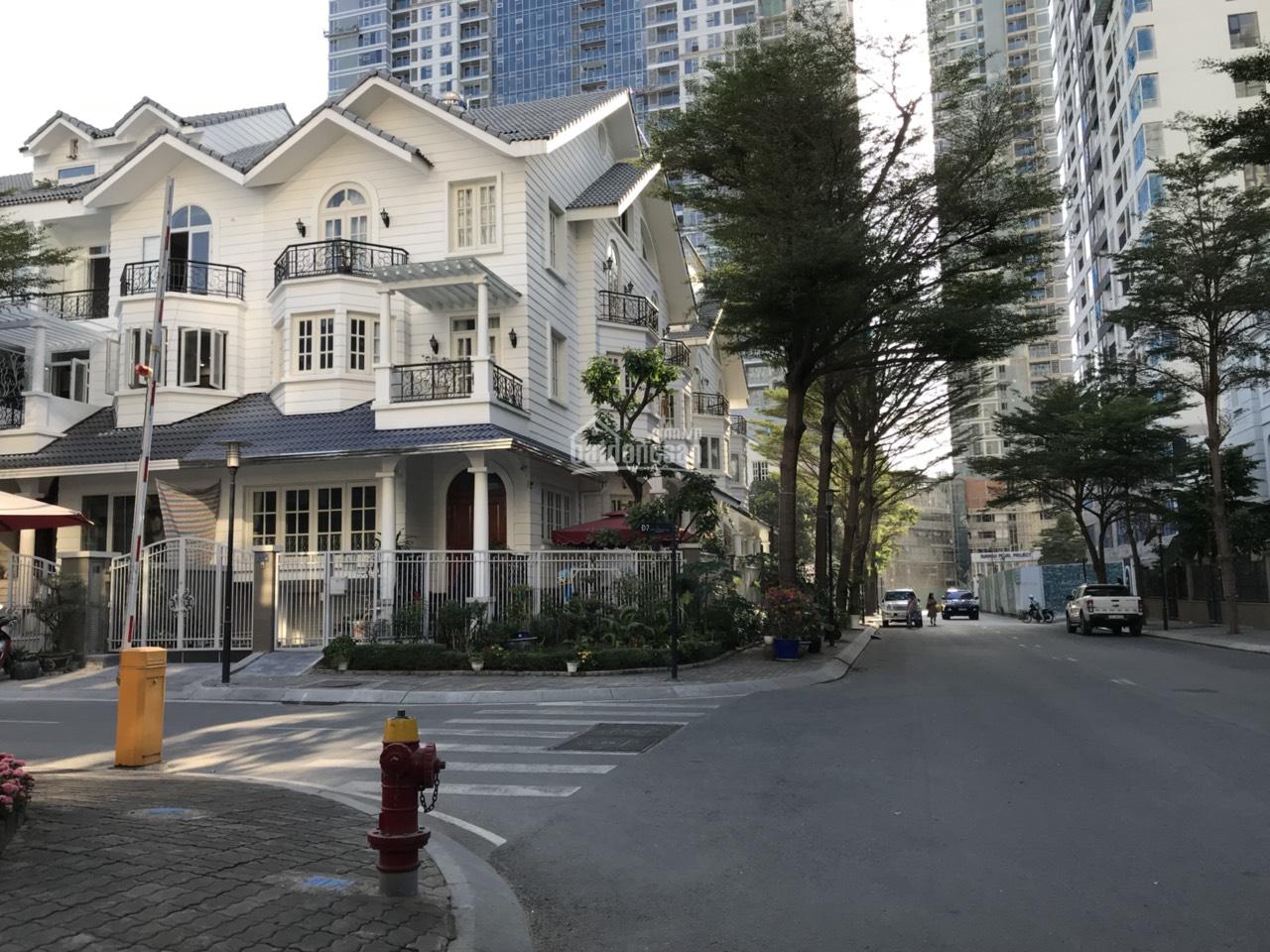 Bán Villa Saigon Pearl căn góc 2 mặt tiền đường diện tích 11x21m giá 80 tỷ. LH : 0902650739 (24/24)