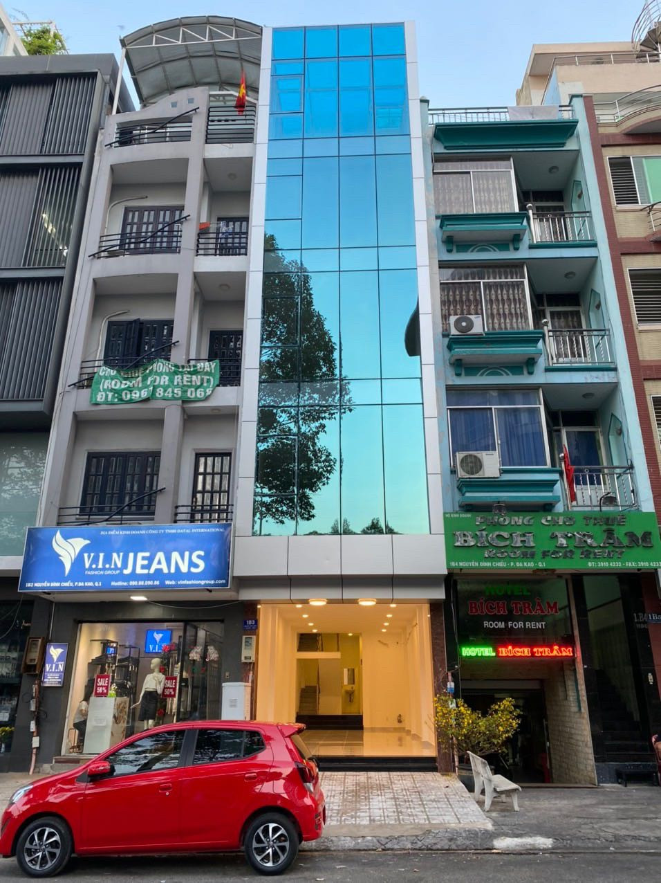 Bán nhà MT Sư Vạn Hạnh cạnh Vạn Hạnh Mall, 4x18m, trệt, 3 lầu có thang máy, HĐ thuê 80tr. Giá 32 tỷ