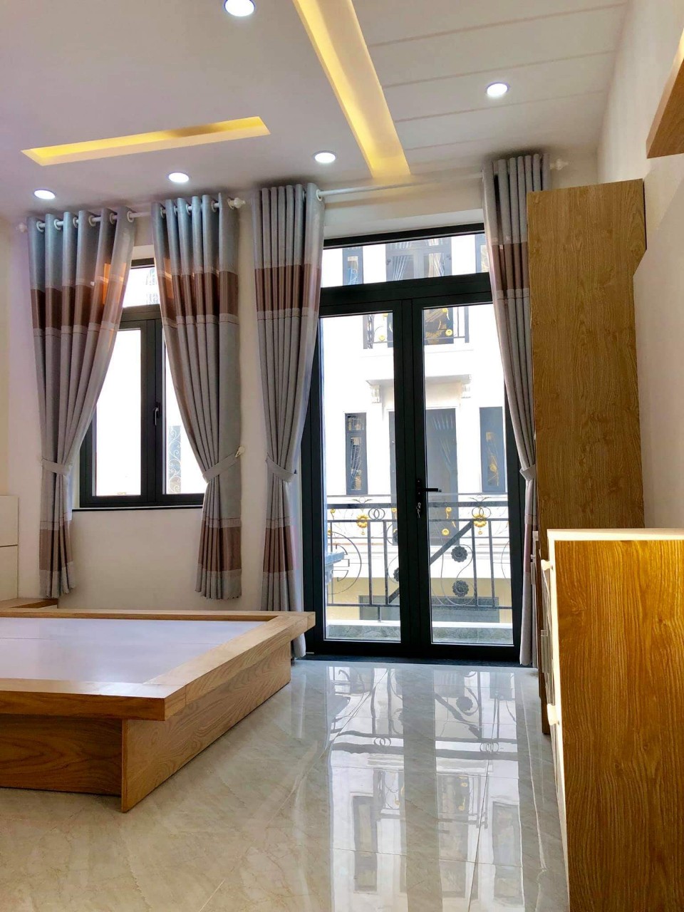 Cần tiền bán gấp nhà mặt tiền Ngô Quyền, Quận 10 DT 6.1x23m giá chỉ 23.2 tỷ