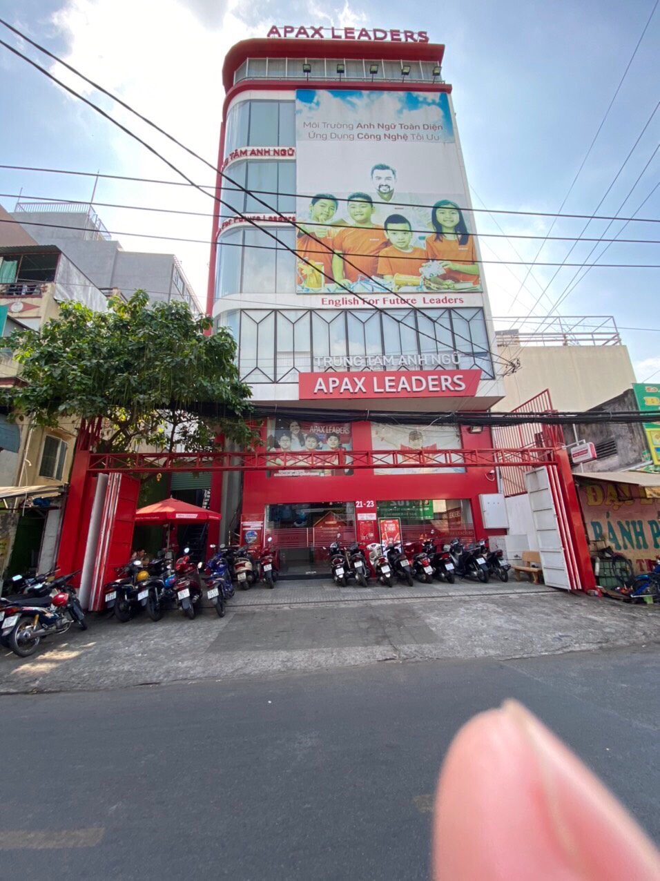 Bán gấp mặt tiền Nguyễn Văn Thủ, Quận 1 (DT 8.5m x 17m) 4 tầng. Giá 53 tỷ