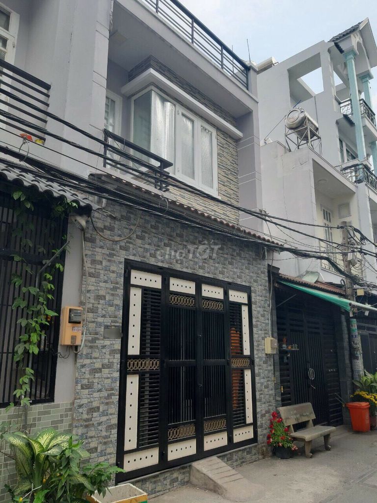 Bán nhà 3 tầng lầu Phan Văn Trị giá 4.5 tỷ